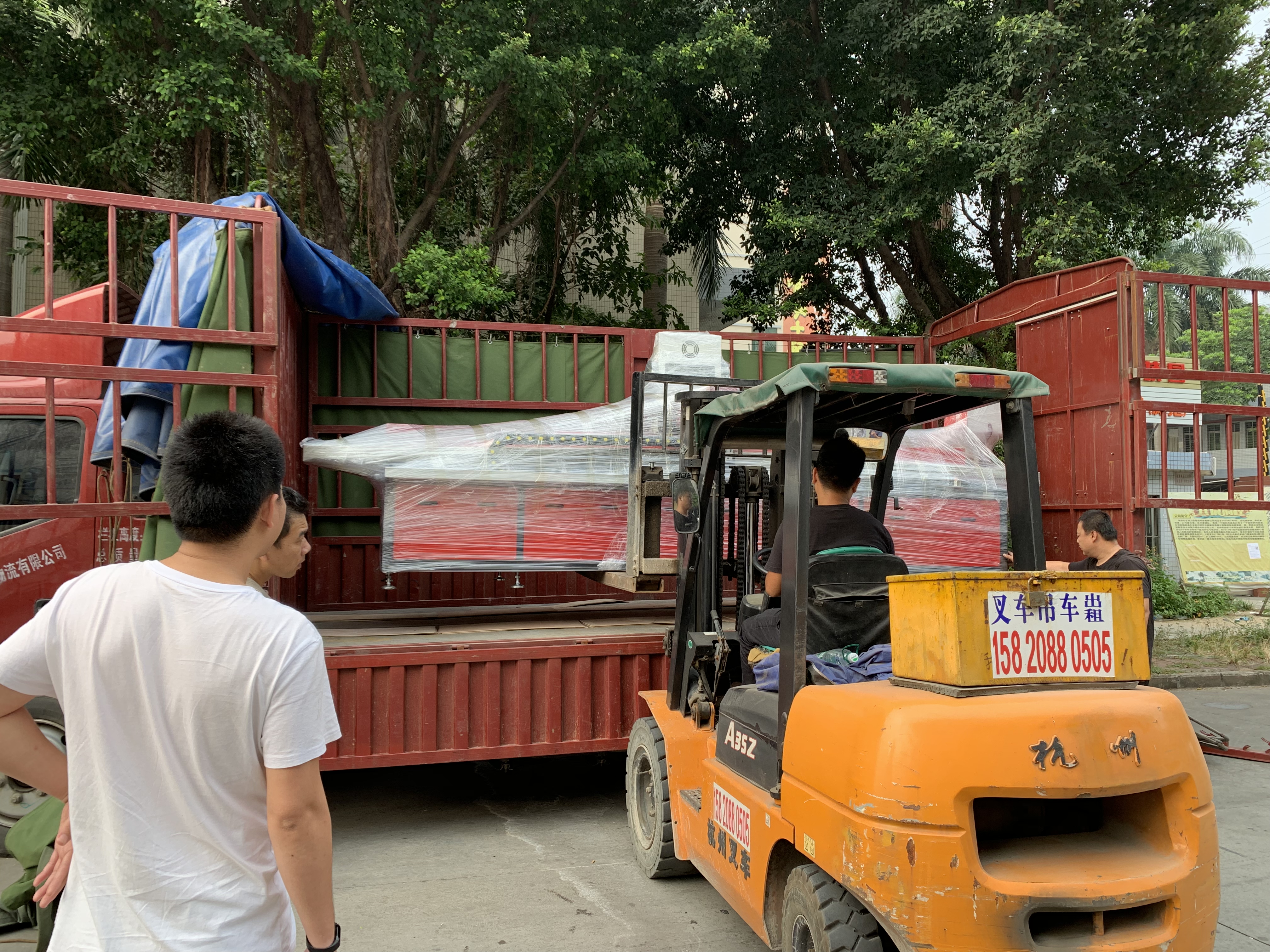 佛山王老板定制一臺三米數控鉆孔攻牙機
